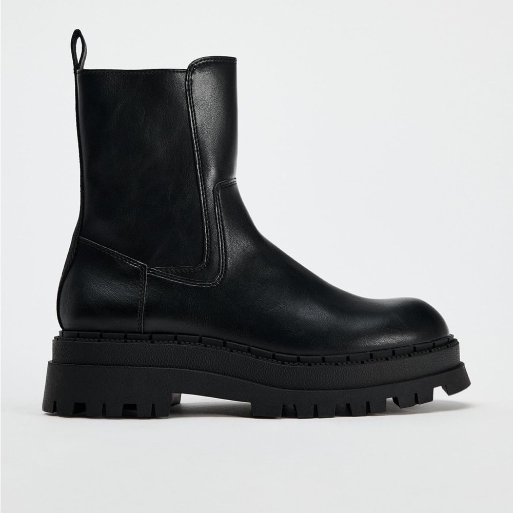 Black boots Zara
